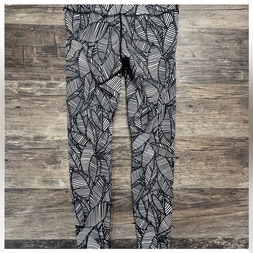 lululemon athletica chic leggings